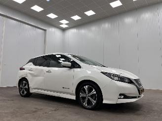 Schadeauto Nissan Leaf Tekna 40 kWh Navi Clima 2019/4