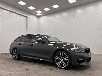 skadebil auto BMW 3-serie Touring 330e eDrive Edition Panoramadak 2020/11