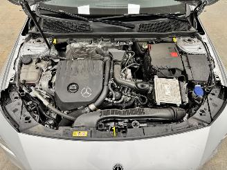 Mercedes Cla-klasse Shooting Brake 180 Autom. AMG Navi Clima picture 15