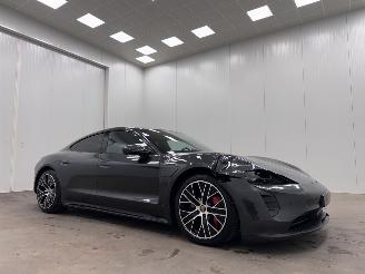 Damaged car Porsche Taycan GTS Panoramadak Performance Plus 93kWh 2022/11