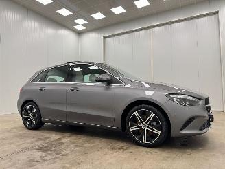 skadebil auto Mercedes B-klasse 180 Luxury Line Panoramadak Navi clima 2024/1