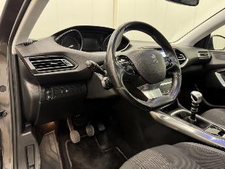 Peugeot 308 SW 1.2 PureTech Premium Panoramadak Navi Clima picture 8