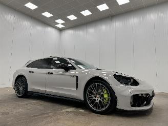 Vaurioauto  passenger cars Porsche Panamera Sport Turismo 2.9 4 E-Hybrid Panoramadak 2023/4