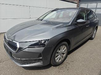 Schadeauto Skoda Octavia Combi 1.5 TSI mHEV 110 kW Ambition 2026/4
