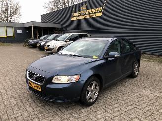 damaged passenger cars Volvo S-40  2008/4