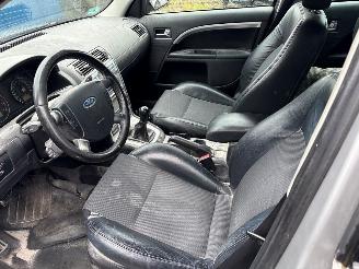 Ford Mondeo Mondeo III Wagon Combi 2000 / 2007 - 1.8 16V Combi/o  Benzine 1.798cc 92kW (125pk) FWD 2000-10/2007-03  CHBA; CHBB picture 7