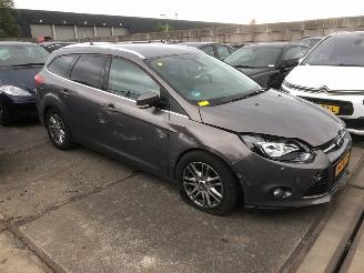 Schadeauto Ford Focus  2012/5