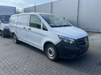 krockskadad bil bedrijf Mercedes Vito 114 CDI 100kw LANG AUTOM. AIRCO KLIMA EURO6 51.000KM 2021/9