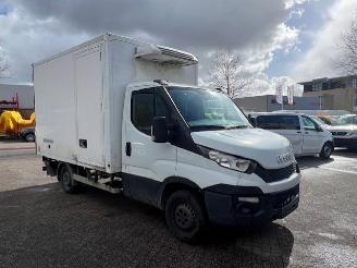 skadebil bedrijf Iveco Daily 35S13 2.3d 93kw  THERMOKING KUHLKOFFER LAADLEP LBW 2016/11