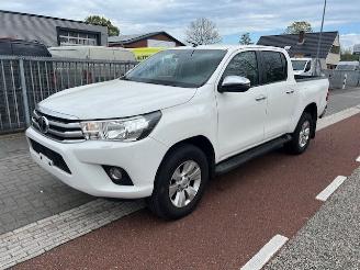 dommages fourgonnettes/vécules utilitaires Toyota Hilux 2.4 D-4D 110KW AUTOM. DOUBLE CAB. KLIMA 4WD EURO6 2019/6