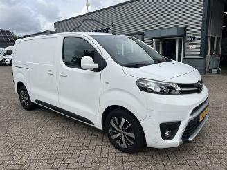 krockskadad bil bedrijf Toyota Proace 2.0 D-4D 90KW  AIRCO KLIMA NAVI EURO6 2020/3