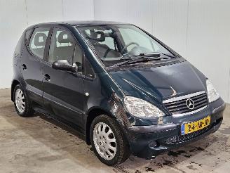 Schadeauto Mercedes A-klasse 1.4 A-140 AUTOMAAT Hatchback  Benzine 1.397cc 60kW (82pk) 2001/2