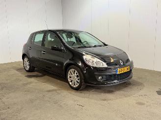 Vaurioauto  passenger cars Renault Clio 2.0-16V Dynamique S 2008/3