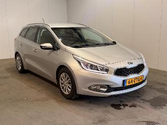 Schadeauto Kia Cee d 1.6 GDI Plus Pack 2013/7