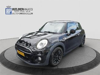 krockskadad bil auto Mini Cooper 1.5 12 V COOPER 2016/8