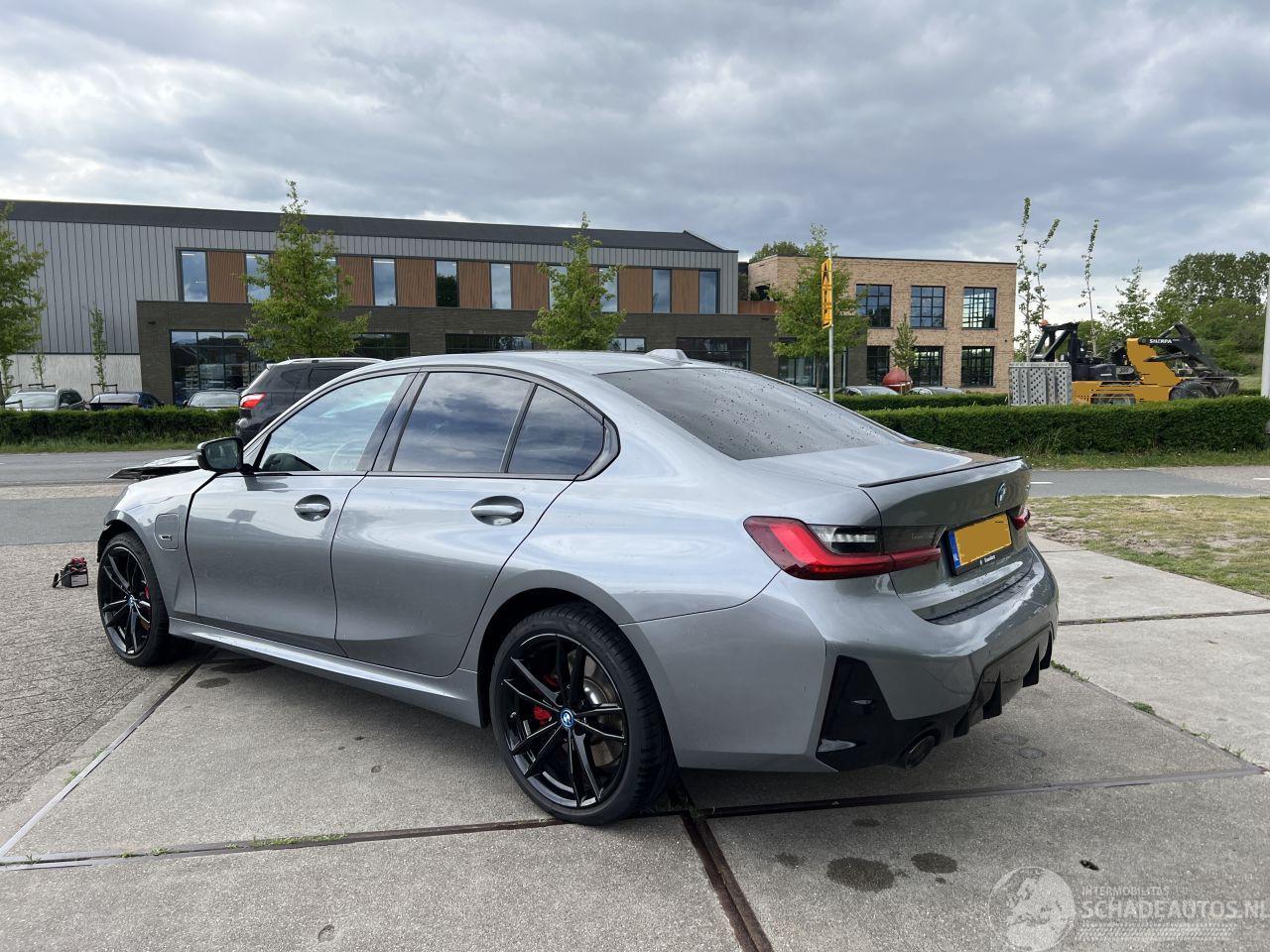 BMW 3-serie 330e M pakket 15.224 KM!! Pano MOTOR WERKT!