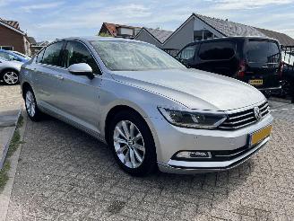 Schadeauto Volkswagen Passat 1.4 TSI ACT Highline | eerste eigenaar!! 2016/3