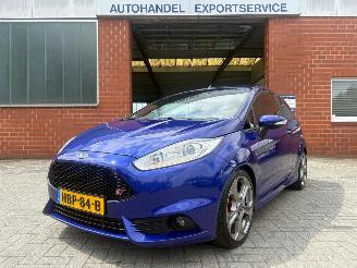 Schadeauto Ford Fiesta 1.6 EcoBoost ST1 134KW , Recaro kuipstoelen, Airco, Cruisecontrol 2014/9