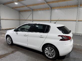 Peugeot 308 1.2 PureTech 81kW Blue Lease picture 11