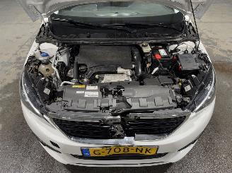 Peugeot 308 1.2 PureTech 81kW Blue Lease picture 22