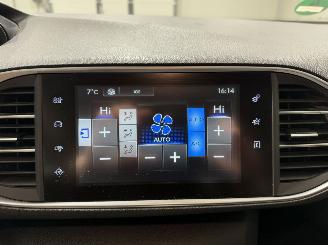 Peugeot 308 SW 1.2PureTech 96kW Blue Lease Executive picture 32