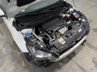 Peugeot 308 SW 1.2PureTech 96kW Blue Lease Executive picture 25