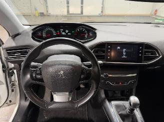 Peugeot 308 SW 1.2PureTech 96kW Blue Lease Executive picture 31