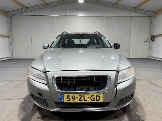 Volvo V-70 2.4 D5 136kW  Automaat Leder Kinetic picture 16