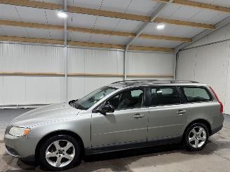 Volvo V-70 2.4 D5 136kW  Automaat Leder Kinetic picture 9