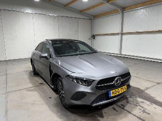 Mercedes A-klasse 180 100kW Automaat Panoramadak Star Edition picture 3