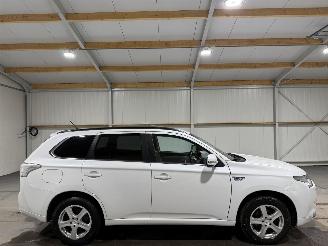skadebil auto Mitsubishi Outlander 2.0 PHEV 89kW Automaat Instyle 2014/5