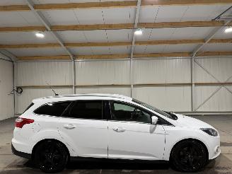 skadebil auto Ford Focus 2.0TDCI 103kW Automaat Titanium 2013/10