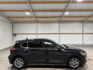 krockskadad bil auto Ford Focus 1.0Ecoboost 92kW Hybrid Titanium 2024/6