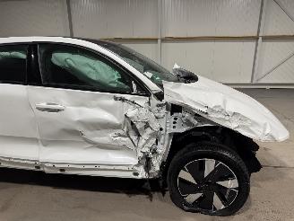 Volvo C-40 82kWh 185kW Single Motor Extended Range Plus picture 20