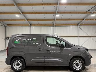 skadebil bedrijf Peugeot e-Partner 50kWh 100kW Automaat 2023/4