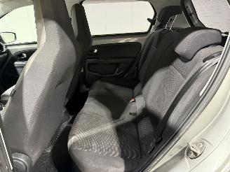 Volkswagen Up! 1.0 44kW High BlueMotion Airco picture 28