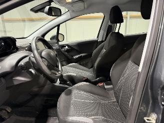 Peugeot 208 1.2VTi 60kW Clima Envy picture 14