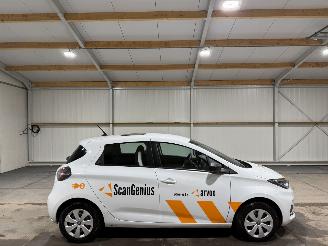 skadebil auto Renault Zoé INCLUDED BATTERY 52kWh 80kW Life Carshare 2020/10