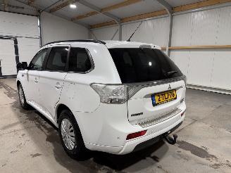 Mitsubishi Outlander 2.0PHEV 89kW AWD Automaat Instyle+ Schuifkanteldak picture 12