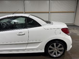 Peugeot 207 1.6THP 115kW Cabrio Roland Garros picture 21