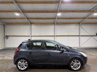 Schadeauto Opel Corsa 1.4-16V 66kW Cosmo 2008/4