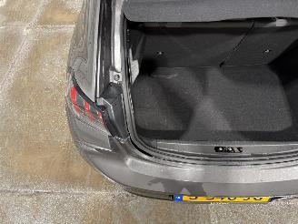 Peugeot 208 1.2PureTech 74kW Clima Camera Allure Pack picture 33