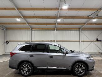 skadebil auto Mitsubishi Outlander 2.0 110kW Automaat Connect Pro 2017/11