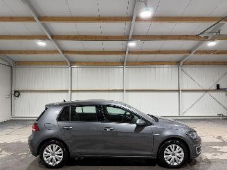 skadebil auto Volkswagen e-Golf 36kWh 100kW Automaat E-Edition 2020/4