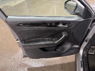 Volkswagen T-Roc R 2.0TSI 221kW 4-Motion Automaat Panoramadak picture 49