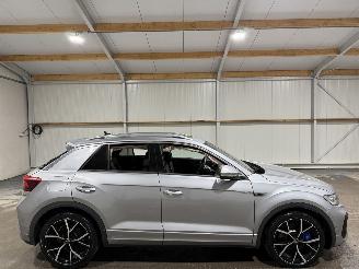 Vaurioauto  passenger cars Volkswagen T-Roc R 2.0TSI 221kW 4-Motion Automaat Panoramadak 2023/2