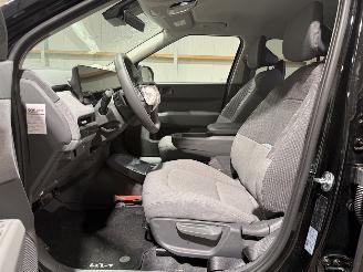 Kia EV3 58.3 kWh  150kW Plus picture 36