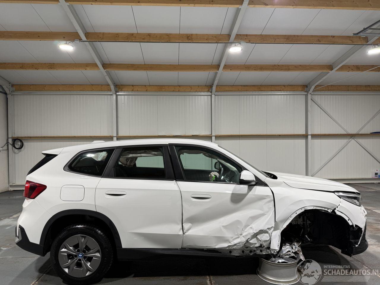 BMW iX1 67kWh 150kW eDrive20 Automaat