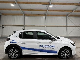 Schadeauto Peugeot e-208 EV 50kWh 100kW Active 2023/4