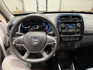 Dacia Spring 27kWh 33kW Comfort Plus Orange Pack picture 31